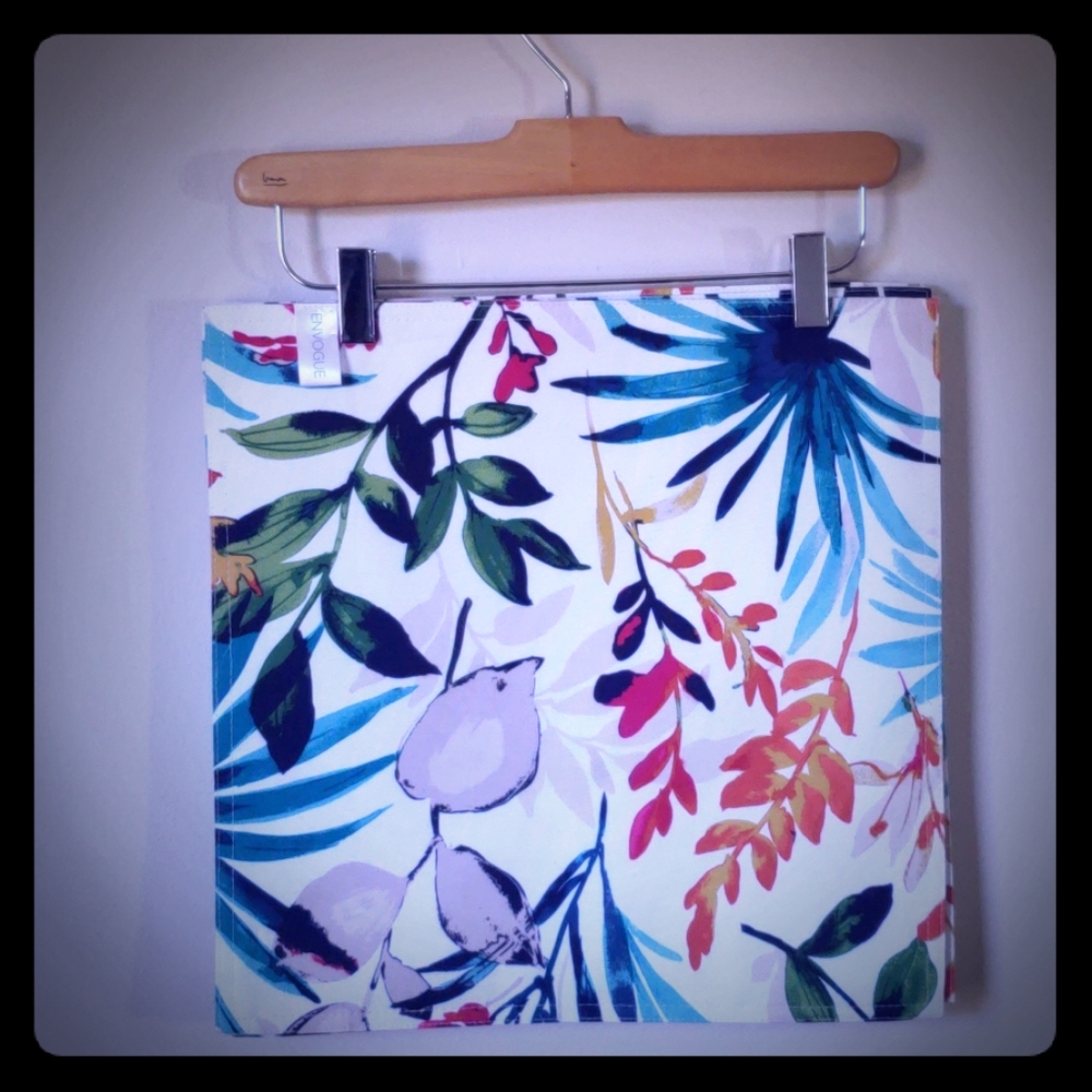 4 count  square placemats. Tropical print